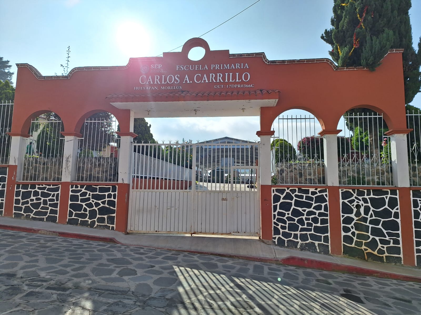 Fotografía de actividades educativas en el aula con atención especial